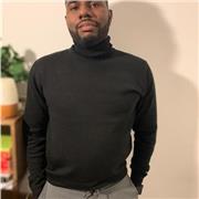 Étudiant préparant un master disposé à enseigner à des élèves en primaires, collèges voir lycées